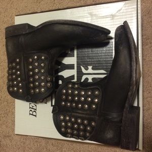 Frye "Wyatt disc short " boots